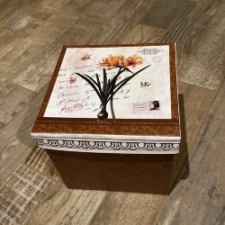 Коробка подарочная куб "Гортензия и лилейник" 