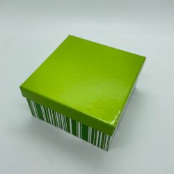 Подарочная коробка "Салатовые полоски"